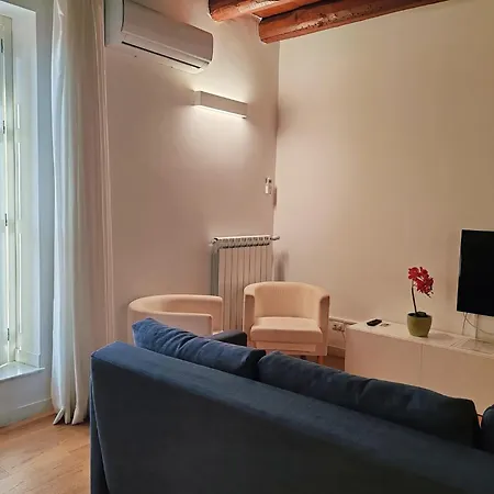 Palazzo Del Buonpastore By Casa Azzurra Apartments-3